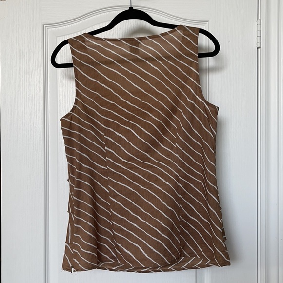 ANN TAYLOR sz 8 ruffled tank, side zipper - Picture 2 of 5
